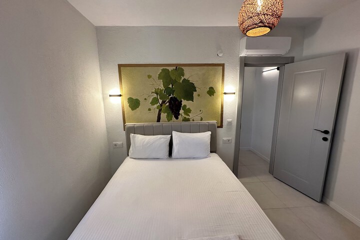Room 36 of 64