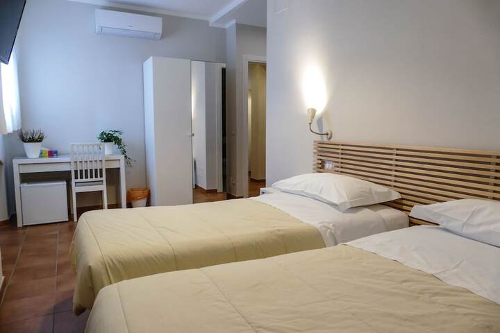 Room 8 of 32