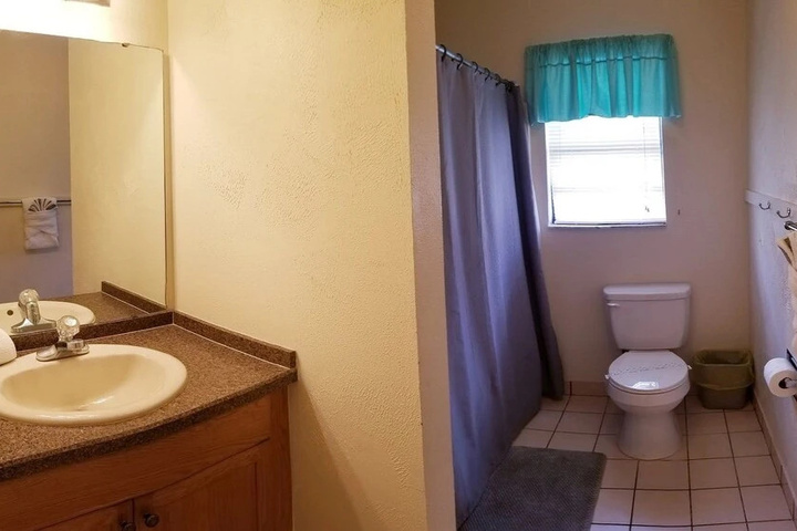 Room 4 of 12