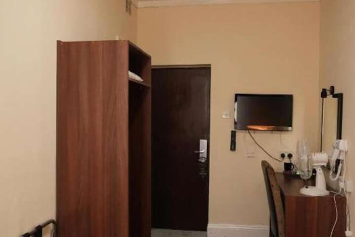 Room 47 of 208