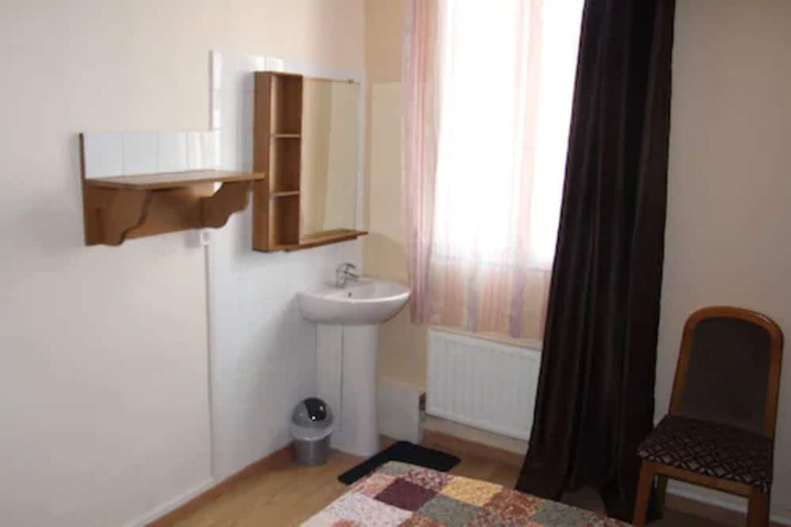 Room 54 of 64