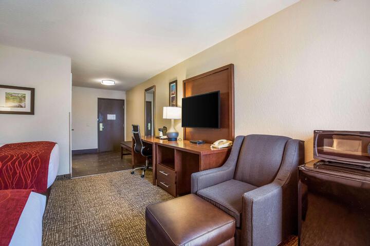 2 Queen Beds Accessible (11 of 20)