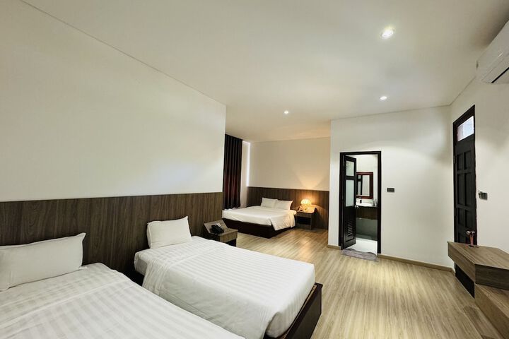 Room 8 of 140