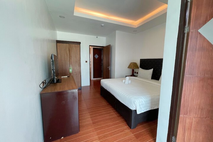 Room 30 of 79