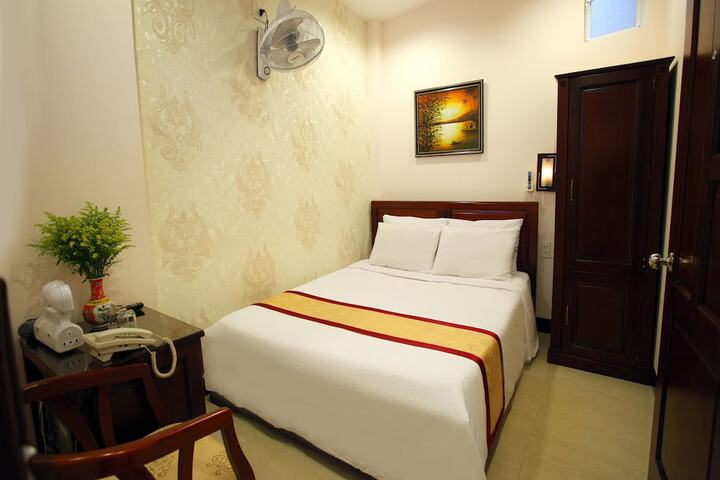 Room 17 of 35