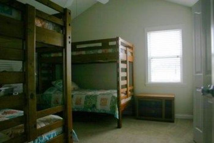 Room 8 of 18
