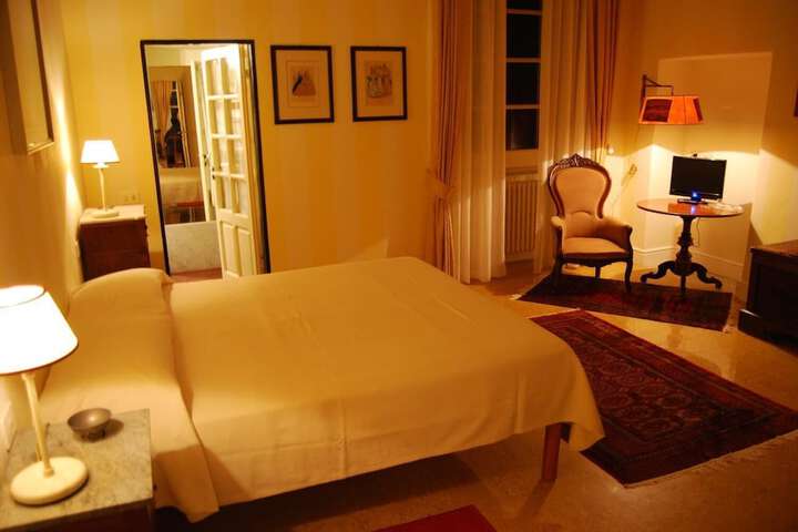 Room 16 of 65