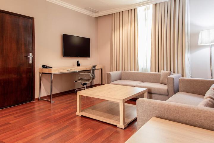 Room 40 of 102