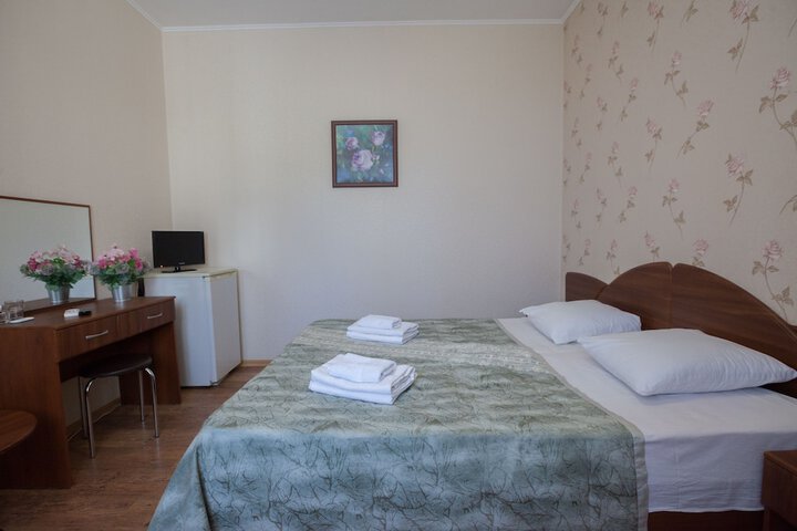 Room 2 of 42