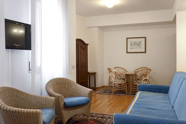Room 16 of 30