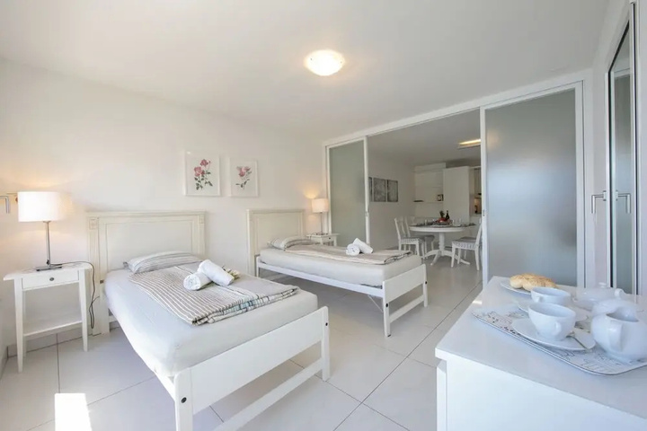 Room 2 of 11