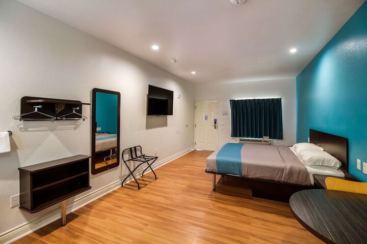 Room 11 of 47