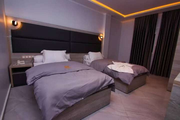 Room 5 of 13
