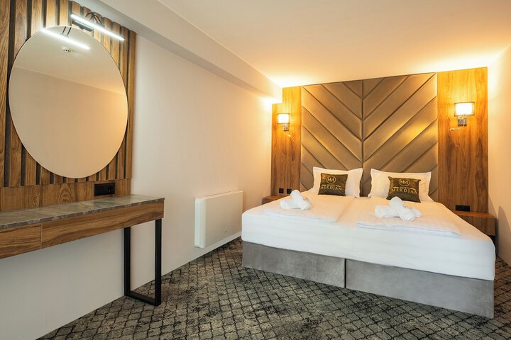Room 14 of 37
