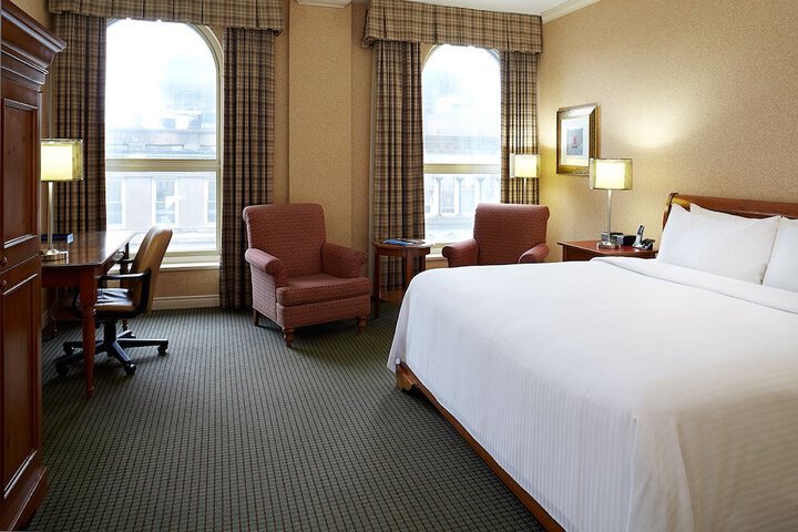 Room 11 of 38
