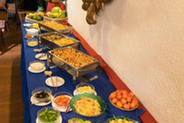 Dining 7 of 34