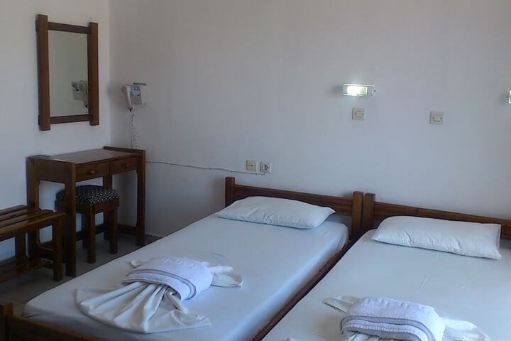 Room 4 of 24