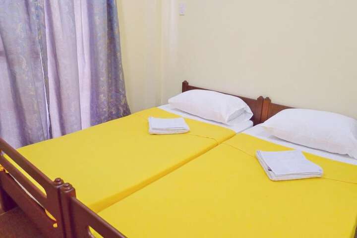 Room 6 of 27