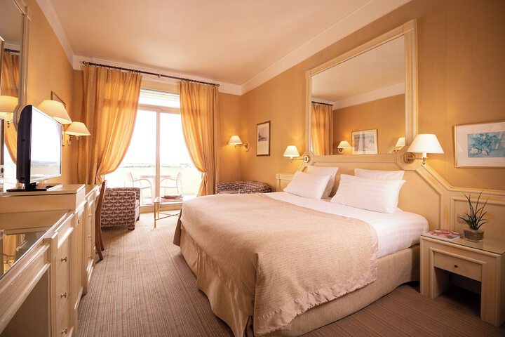 Room 9 of 45
