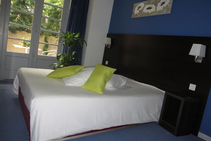 Room 2 of 53