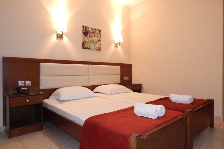 Room 9 of 65
