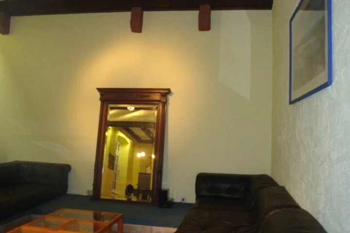 Room 4 of 18