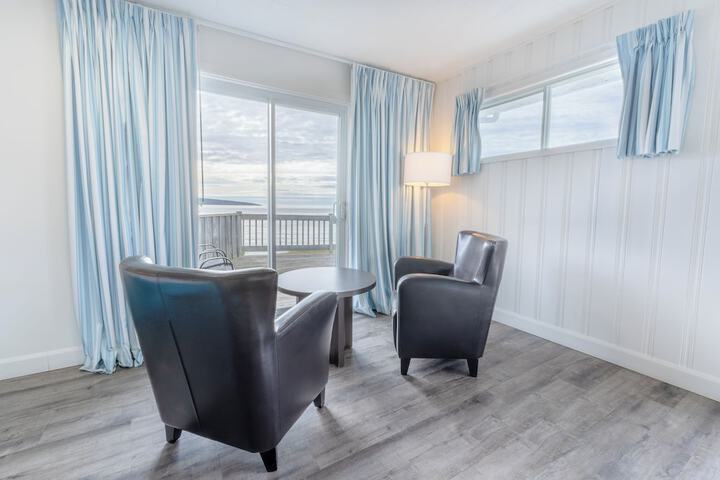 Room 32 of 165