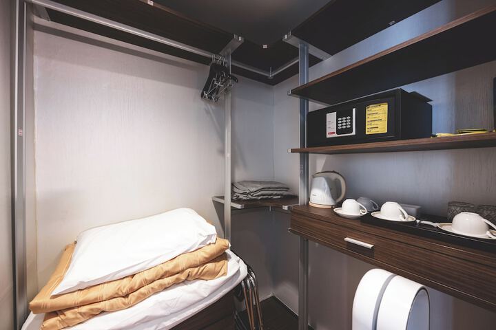 Room 29 of 151