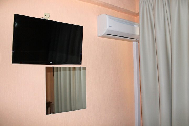 Room 5 of 81