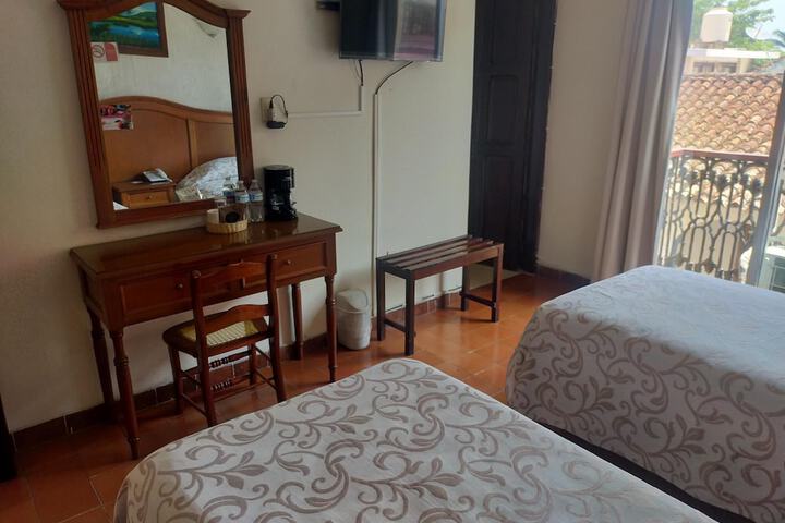Room 15 of 38