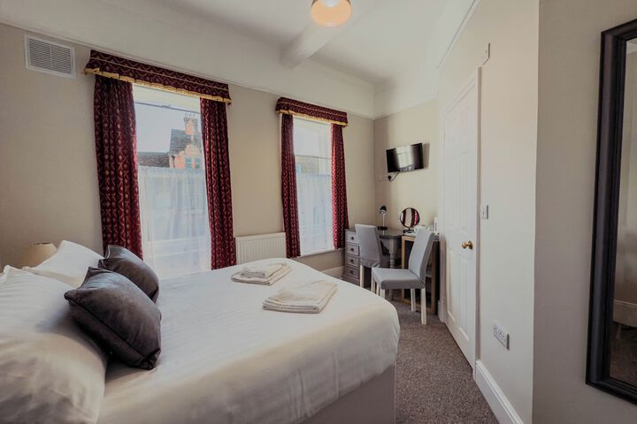 Room 9 of 27