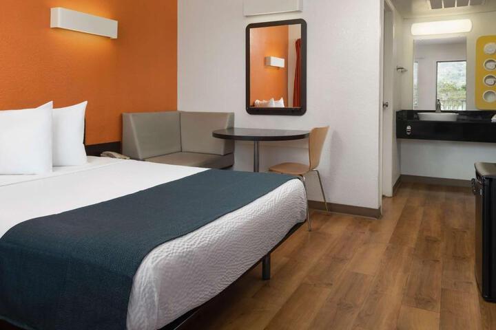 Room 44 of 75