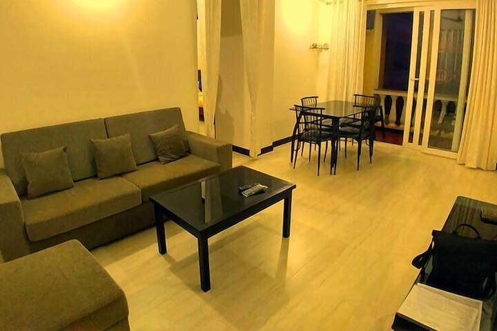 Room 6 of 15