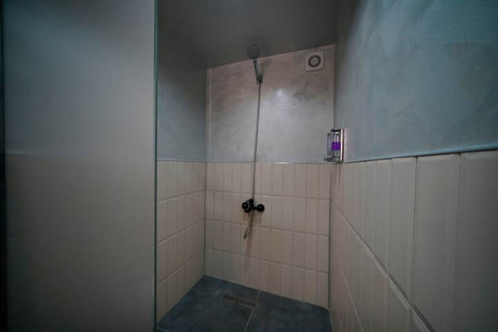 Room 196 of 244