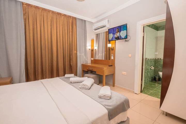 Room 20 of 28
