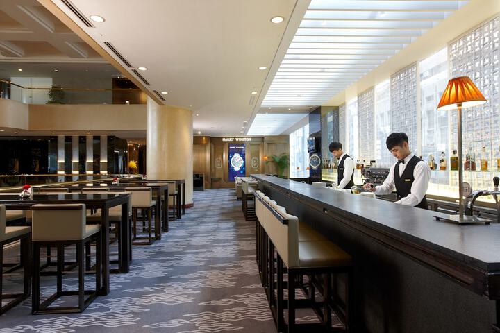 Lounge 95 of 121