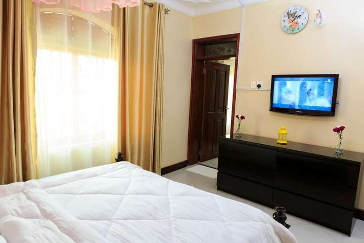 Room 4 of 51