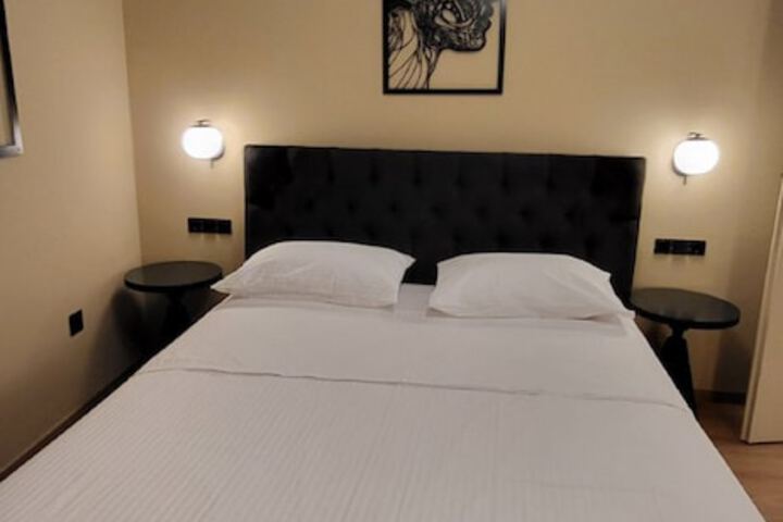 Room 7 of 43