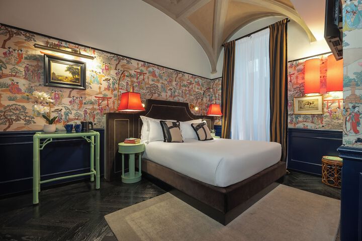 Room 18 of 32