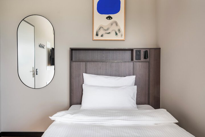 Room 21 of 60