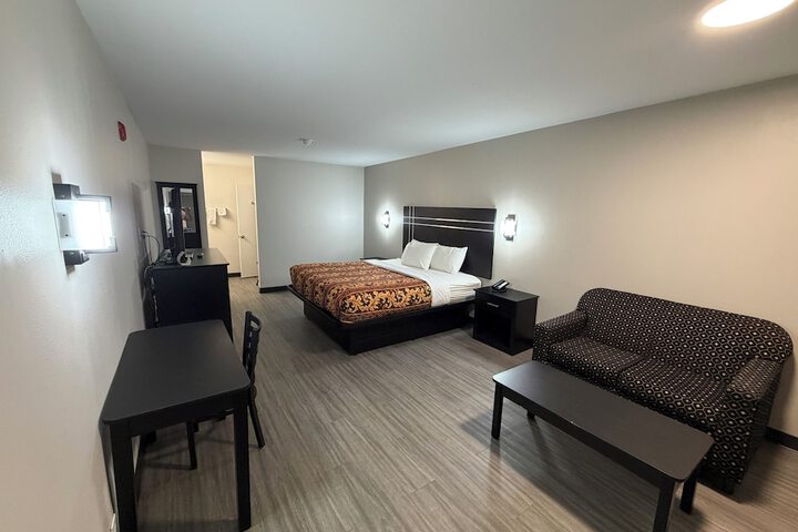 Room 8 of 15