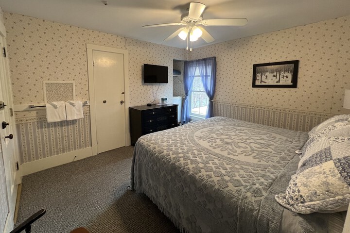 Room 18 of 86