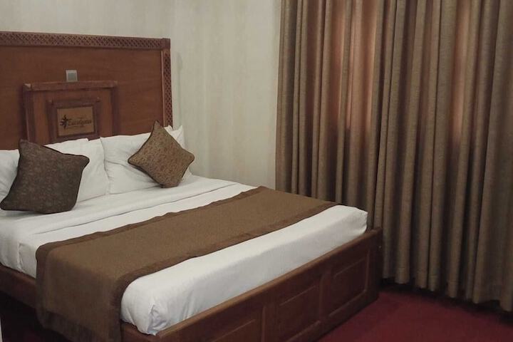 Room 2 of 59