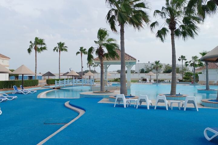 Hotel with Pool