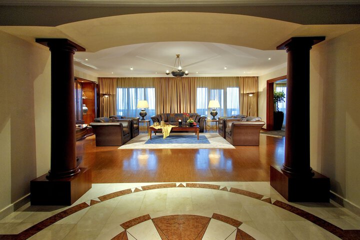 Room 46 of 132