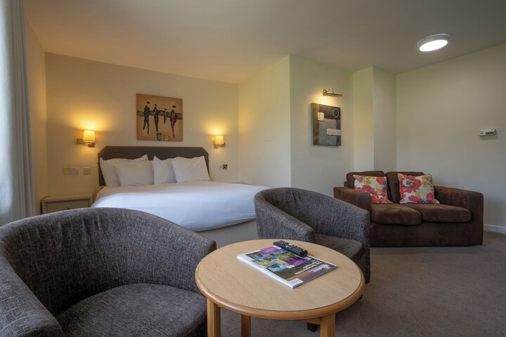 Room 10 of 77