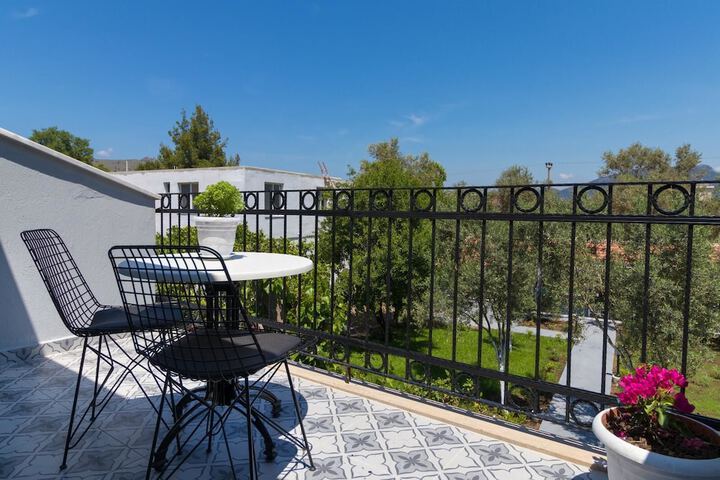 Terrace/Patio 8 of 22