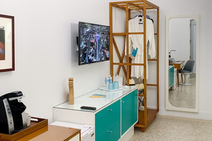Room 26 of 76