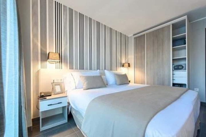 Room 10 of 53