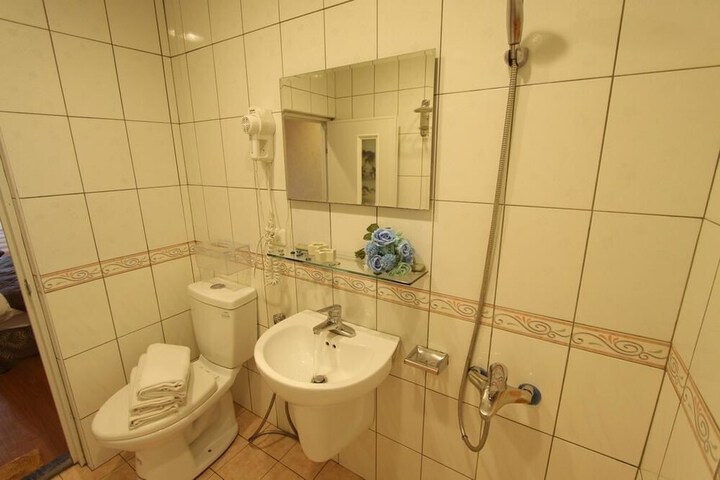 Room 19 of 28